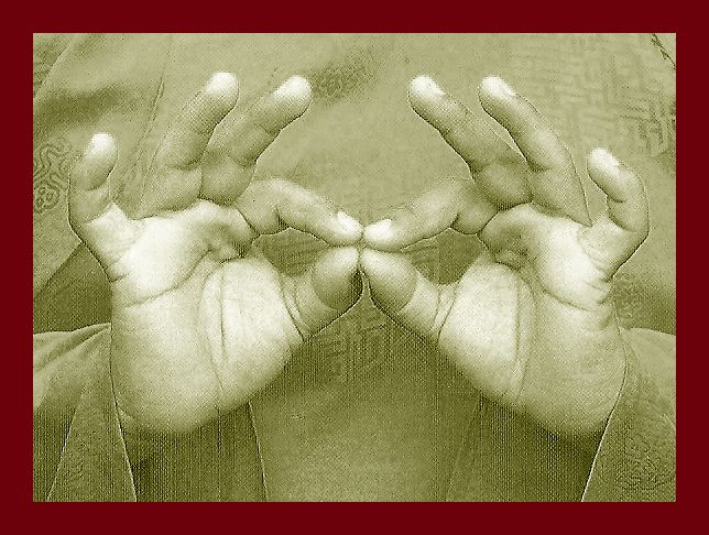 Мудра подношения цветов