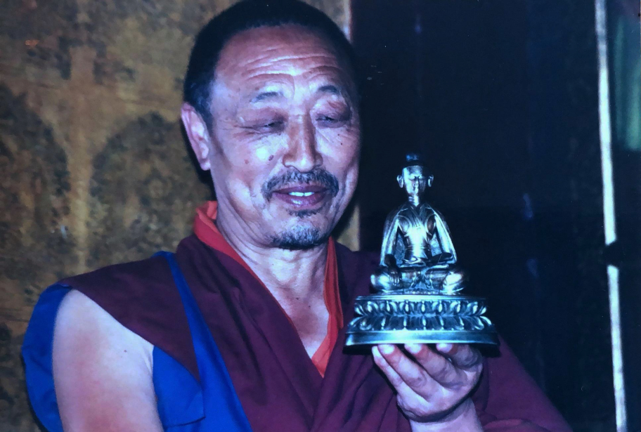 годовщина 33-го Менри Тризина 2.png