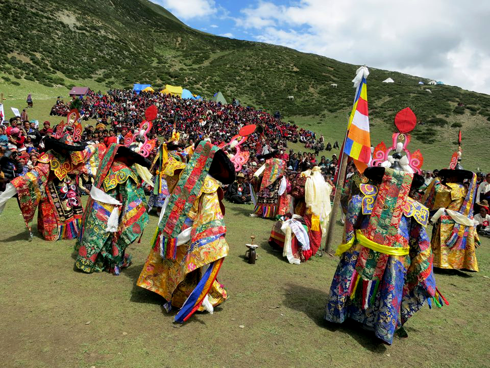 ceremonial-dance-during-himalayan-losar-2015.jpg