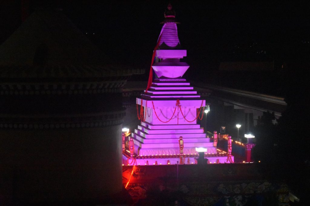 Чортен в Менри